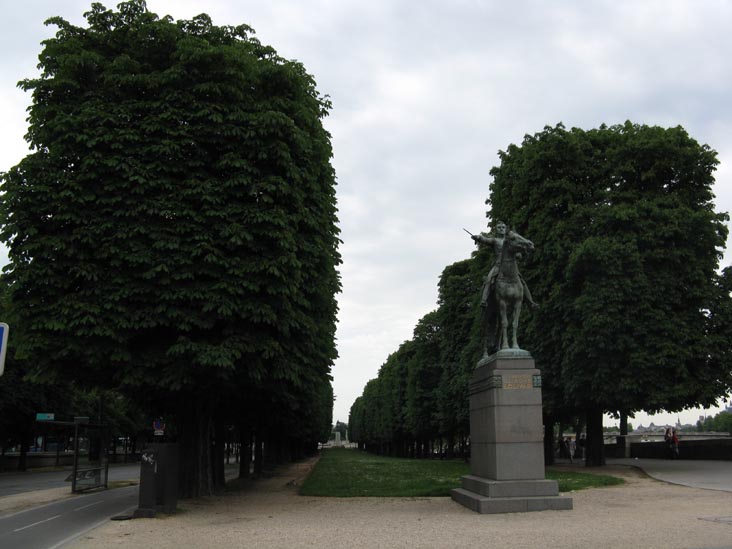 Bolivar Statue Next To Pont Alexandre III, Paris, France