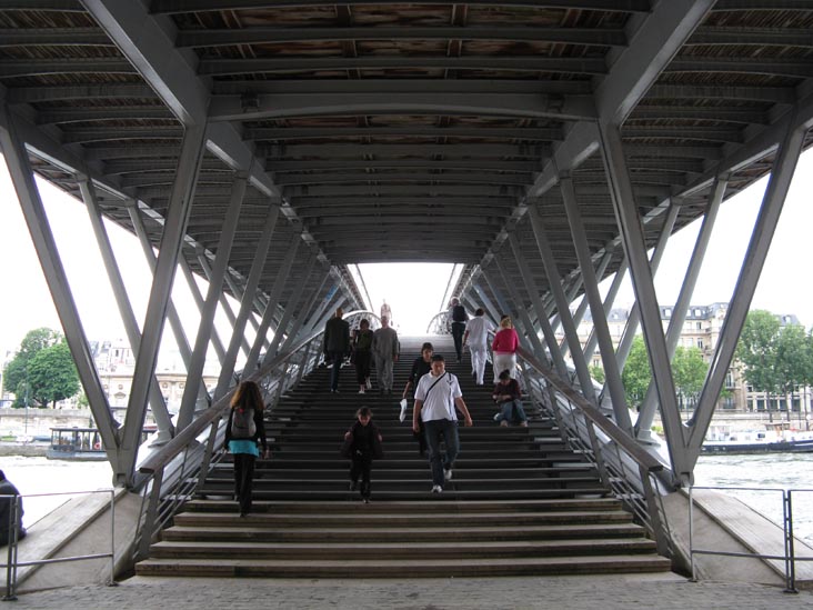 Passerelle Léopold-Sédar-Senghor (Pont de Solférino), Paris, France