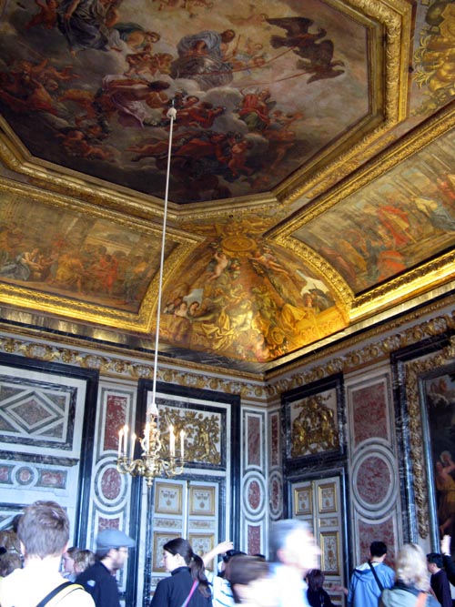 The Guard Room, Queen's Grand Apartment (Grand Appartement de la Reine), Château de Versailles (Palace of Versailles), Versailles, France