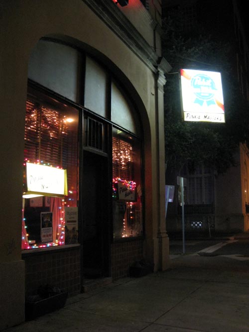 Pinkie Master's Lounge, 318 Drayton Street, Savannah, Georgia