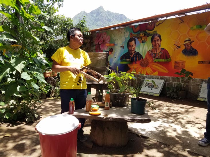 Xunah Kaab, Camino a Pakajnom, San Juan La Laguna, Guatemala, July 29, 2019