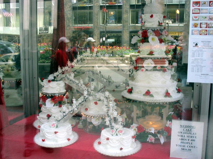 $800 Mammoth Wedding Cake, Michigan Avenue, Chicago, Illinois