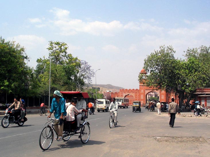 Rickshaw, Amer Road, Old City, Jaipur, Rajasthan, India