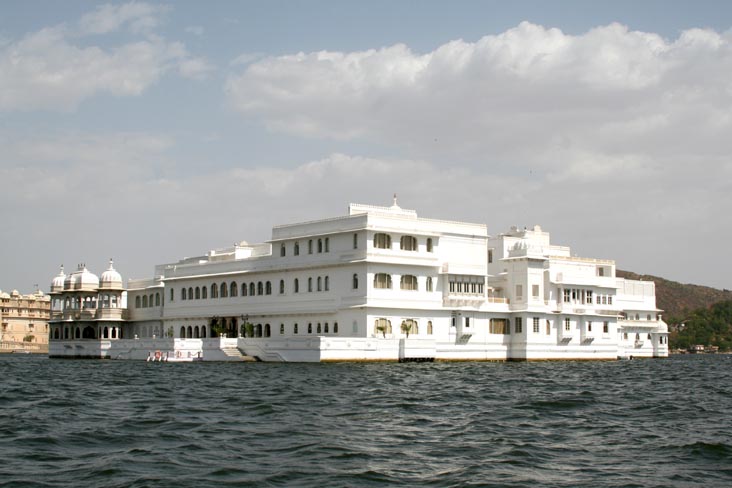 Lake Palace, Boat Ride, Lake Pichola, Udaipur, Rajasthan, India