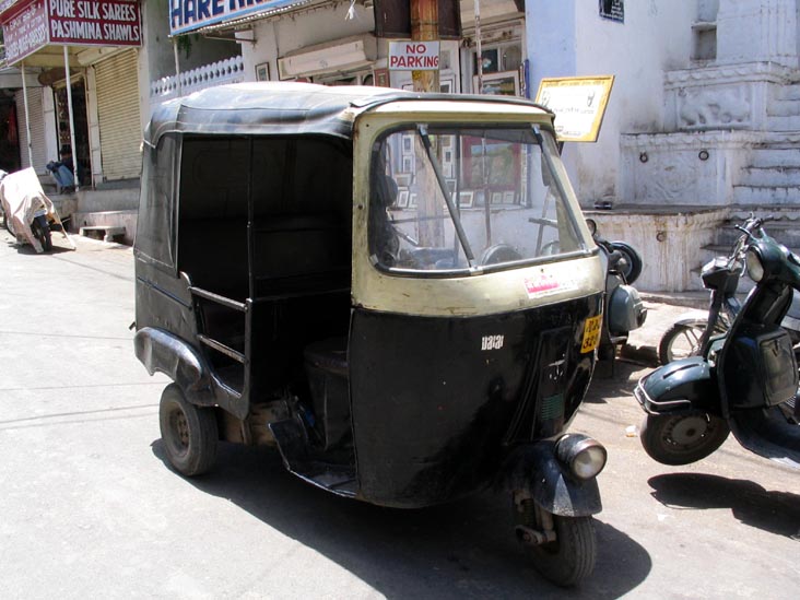 Autorickshaw, City Palace Road, Udaipur, Rajasthan, India