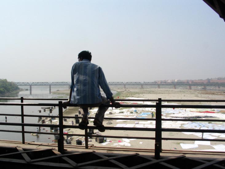 Laundry, Strachey Bridge, Agra, Uttar Pradesh, India