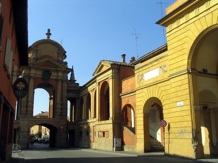 Arco del Meloncello, Via Saragozza, Bologna, Emilia-Romagna, Italy