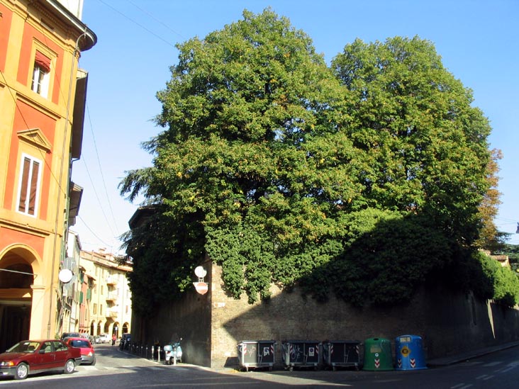 Via Saragozza at Via Urbana, Bologna, Emilia-Romagna, Italy
