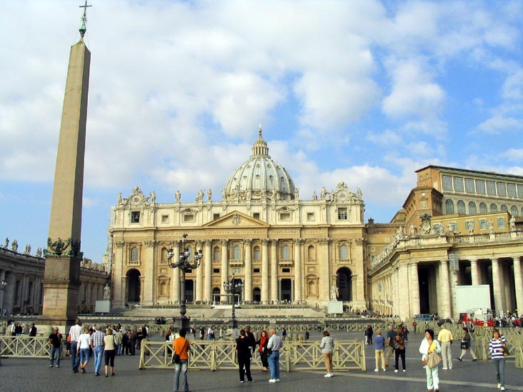 St. Peter's Square (Piazza San Pietro), Vatican City