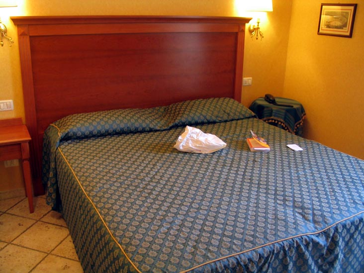 Room 111, Hotel Golden, Via Marche, 84, Rome, Lazio, Italy