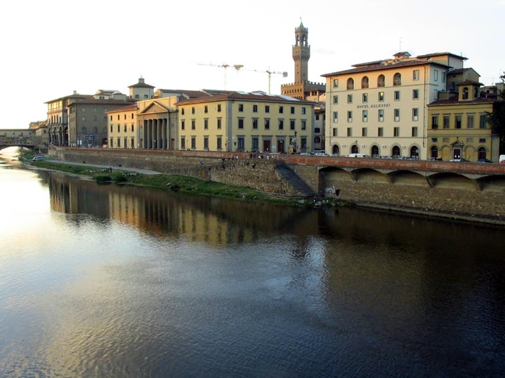 Arno River, Lungarno Generale Diaz, Florence, Tuscany, Italy