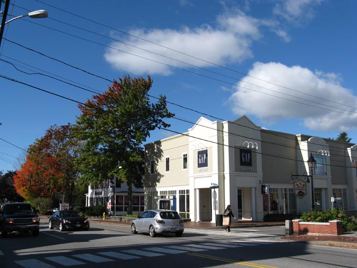 Main Street and Howard Place, Freeport, Maine