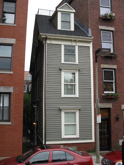 Skinny House, 44 Hull Street, Across From Copp's Hill Burying Ground, North End, Boston, Massachusetts