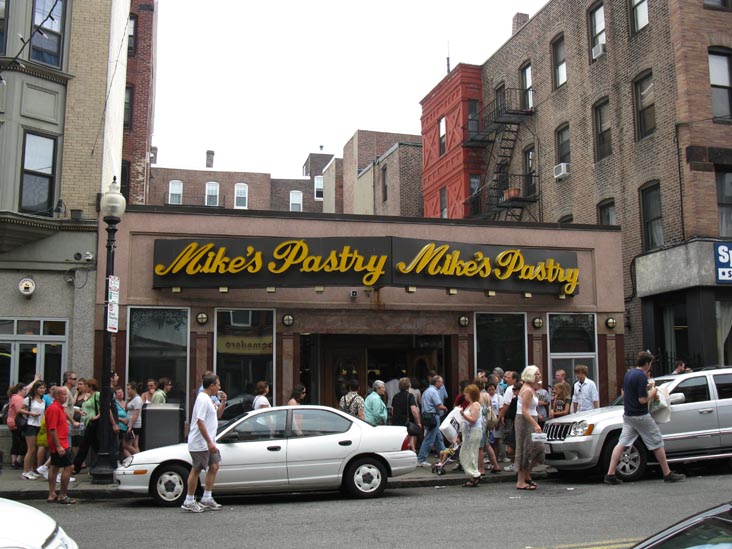 Mike's Pastry, 300 Hanover Street, North End, Boston, Massachusetts, July 24, 2010