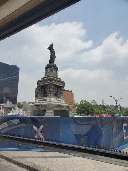 Cuauhtémoc Monument, Avenida Paseo de la Reforma, Capital Bus Circuito Centro-Sur Tour, Mexico City/Ciudad de México, Mexico, August 6, 2021