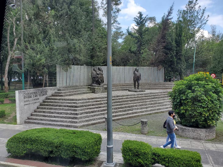 Monumento a Manuel J. Clouthier, Avenida Insurgentes Sur, Capital Bus Circuito Centro-Sur Tour, Mexico City/Ciudad de México, Mexico, August 6, 2021