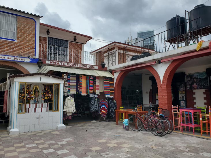 Patio Central, Mercado de Artesanías de la Ciudadela, Colonia Centro, Mexico City/Ciudad de México, Mexico, August 20, 2021