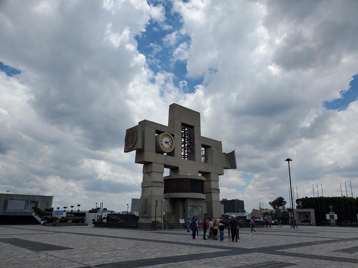 Carrillón, Basílica de Santa María de Guadalupe, Colonia Villa de Guadalupe, Mexico City/Ciudad de México, Mexico, August 14, 2021