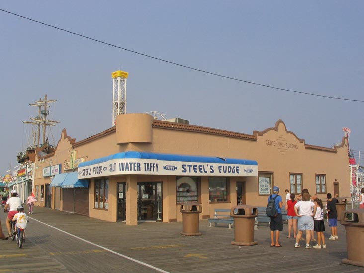 Steel's Fudge, Centennial Building, 1000 Boardwalk at 10th Street, Ocean City, New Jersey, August 21, 2004