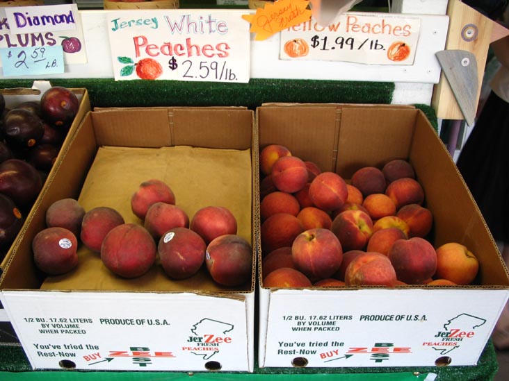 Peaches, Levari's Farm Market, 1165 Harding Highway, Buena, New Jersey