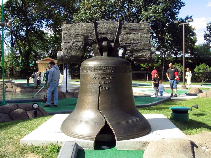 Liberty Bell, 18th Hole, Philly Mini Golf, Franklin Square, Center City Philadelphia, Pennsylvania
