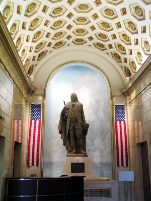 Ben Franklin Statue, Public Ledger Building, 620 Chestnut Street, Philadelphia, Pennsylvania