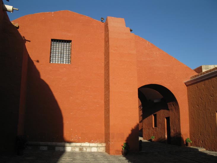 Silent Patio/Patio El Silencio, Monasterio de Santa Catalina/Santa Catalina Monastery, Arequipa, Peru