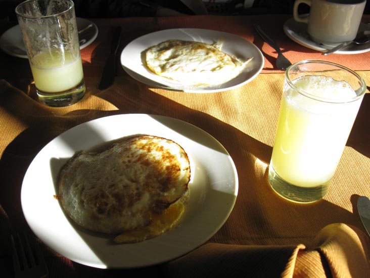 Breakfast, Kuntur Wassi, Calle Cruz Blanca, Cabanaconde, Colca Valley/Valle del Colca, Arequipa Region, Peru