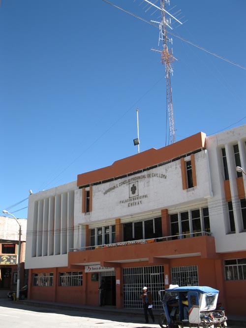 Palacio Municipal, Plaza de Armas, Chivay, Colca Valley/Valle del Colca, Arequipa Region, Peru