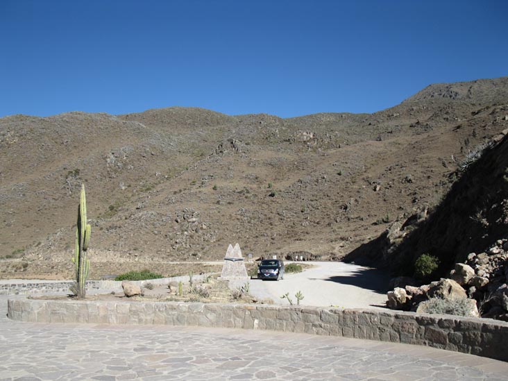 Mirador Cruz del Condor, Colca Canyon/Cañon de Colca, Colca Valley/Valle del Colca, Arequipa Region, Peru, July 6, 2010