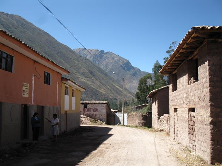 Ceramicas Valle Sagrado Studio, Chichubamba Community Tourism Project/Agroturismo Chichubamba, Urubamba, Cusco Region, Peru