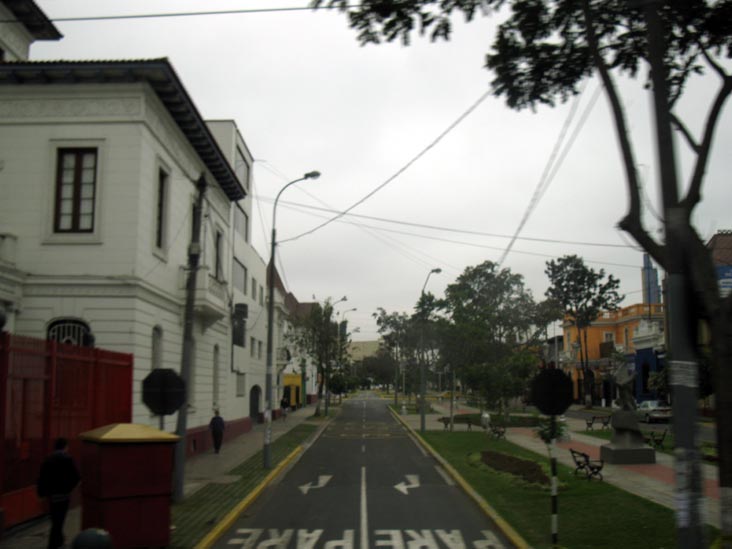 Avenida Arequipa, Santa Beatriz, LimaVision City Tour, Lima, Peru, July 4, 2010