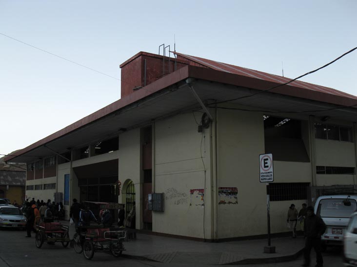Mercado Central, Jirón Oquendo, Puno, Peru