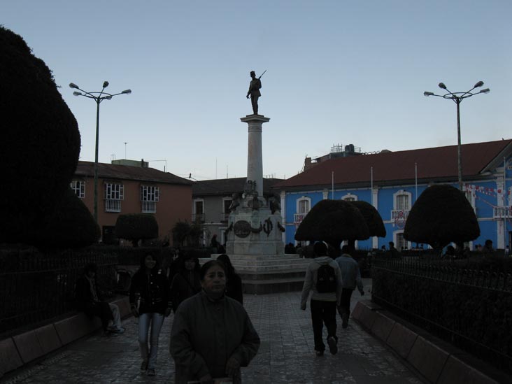 Monumento al Dr. Manuel Pino, Parque Pino, Puno, Peru