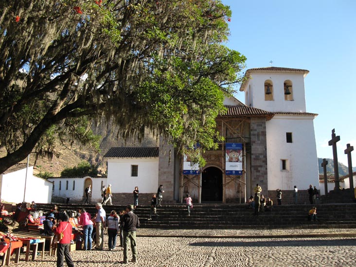 El Templo de San Pedro Apóstol de Andahuaylillas, Plaza de Armas, Andahuaylillas, Cusco Region, Peru