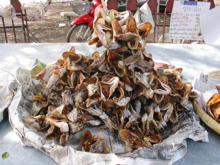 Fried Fish Heads, Wihan Phra Mongkhon Bophit, Ayutthaya, Thailand
