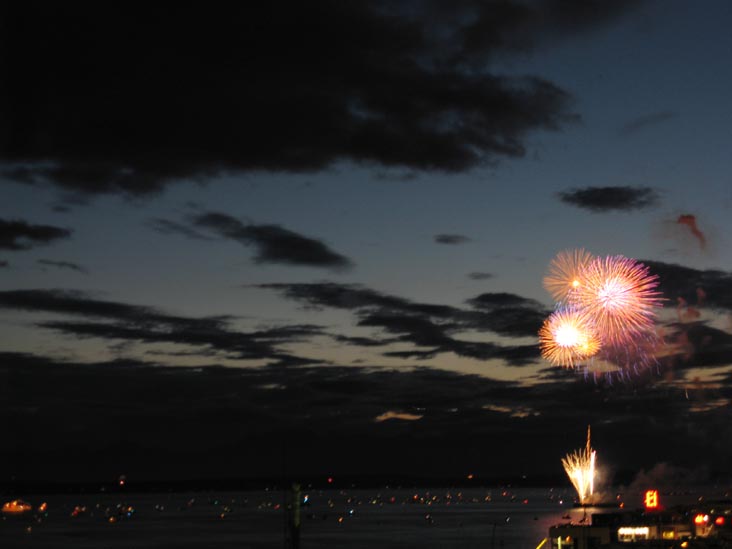 4th Of Jul-Ivar's Fireworks, Elliott Bay, Seattle, Washington, July 4, 2008, 10:08 p.m.