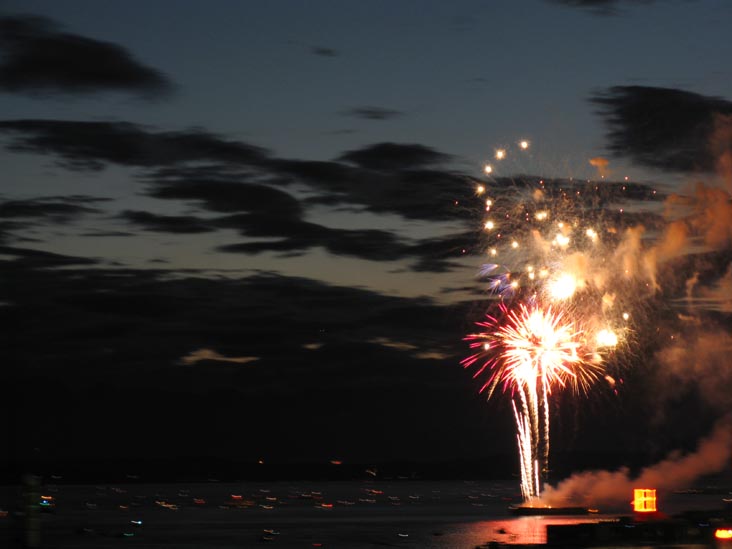 4th Of Jul-Ivar's Fireworks, Elliott Bay, Seattle, Washington, July 4, 2008, 10:09 p.m.