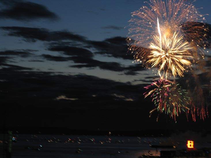 4th Of Jul-Ivar's Fireworks, Elliott Bay, Seattle, Washington, July 4, 2008, 10:10 p.m.