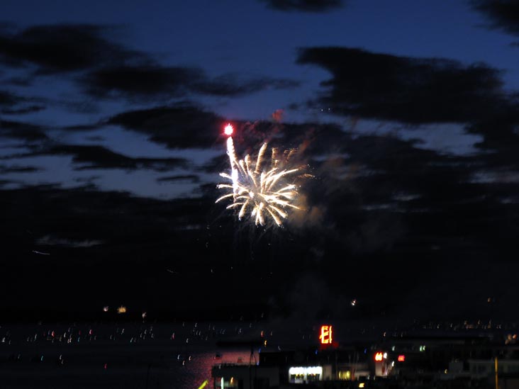 4th Of Jul-Ivar's Fireworks, Elliott Bay, Seattle, Washington, July 4, 2008, 10:14 p.m.