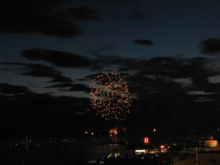4th Of Jul-Ivar's Fireworks, Elliott Bay, Seattle, Washington, July 4, 2008, 10:17 p.m.