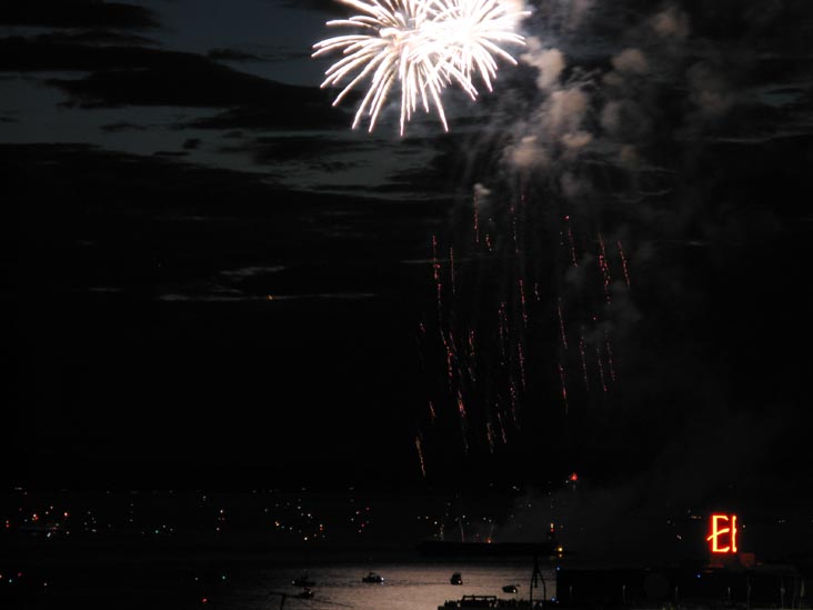 4th Of Jul-Ivar's Fireworks, Elliott Bay, Seattle, Washington, July 4, 2008, 10:19 p.m.
