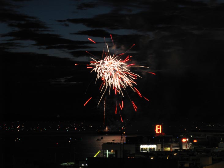 4th Of Jul-Ivar's Fireworks, Elliott Bay, Seattle, Washington, July 4, 2008, 10:21 p.m.