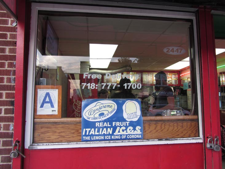Mia Pizza, 24-17 Ditmars Boulevard, Astoria, Queens, September 7, 2014