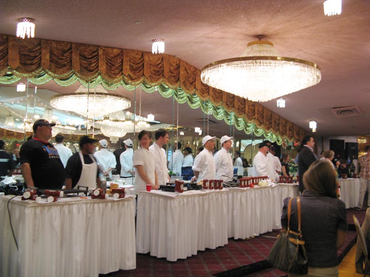 Burger Battle of the Boroughs, The Cuisine of Queens & Beyond Food & Wine Event, Grand Ballroom, Astoria World Manor, 25-22 Astoria Boulevard, Astoria, Queens, May 20, 2008