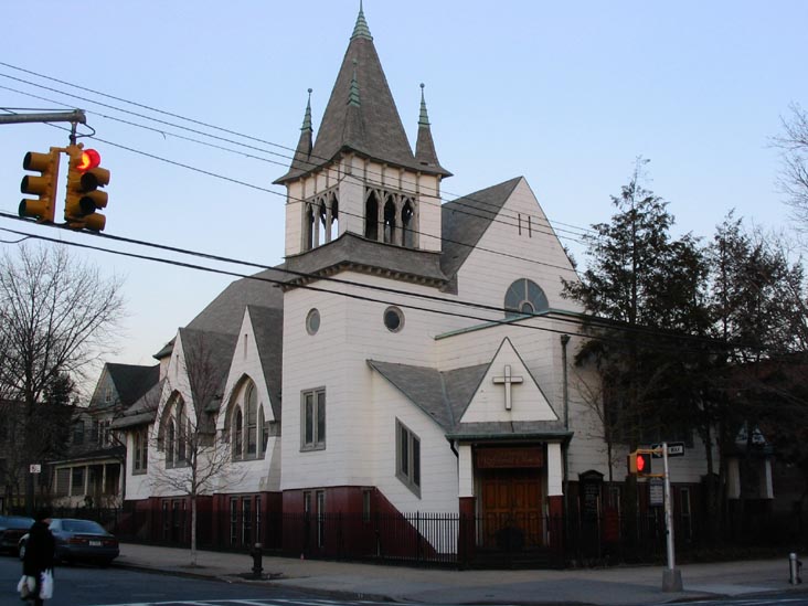 Steinway Reformed Church, 21-65 41st Street at Ditmars Boulevard, Astoria, Queens, March 23, 2004