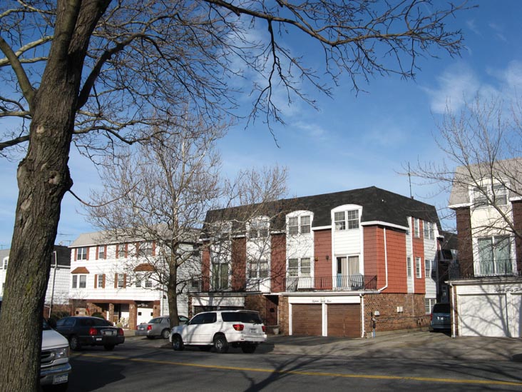 15-37 to 15-39 Bell Boulevard, Bayside, Queens