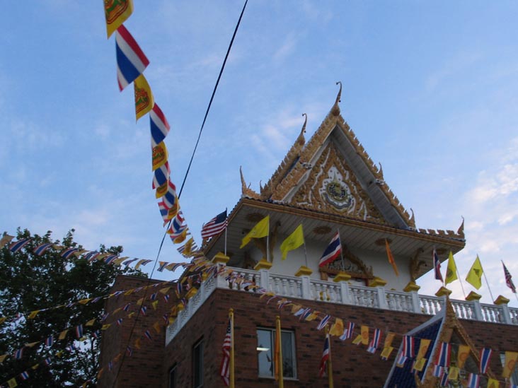 Wat Buddha Thai Thavorn Vanaram of New York City, 76-16 46th Avenue, Elmhurst, Queens