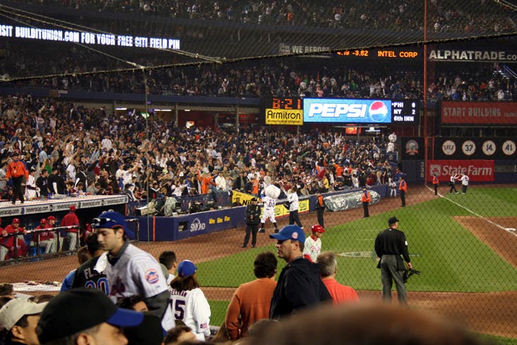 T-Shirt Toss, New York Mets vs. Philadelphia Phillies, Shea Stadium, Flushing Meadows Corona Park, Queens, April 10, 2008