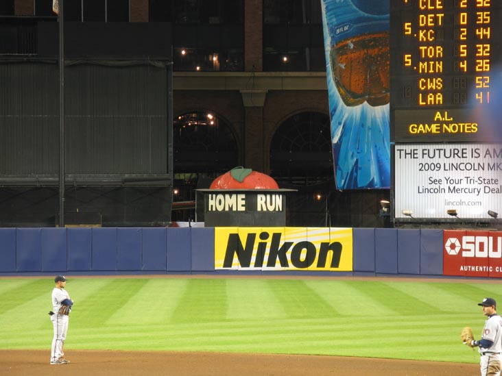 Home Run Apple, New York Mets vs. Washington Nationals, Shea Stadium, Flushing Meadows Corona Park, Queens, May 14, 2008